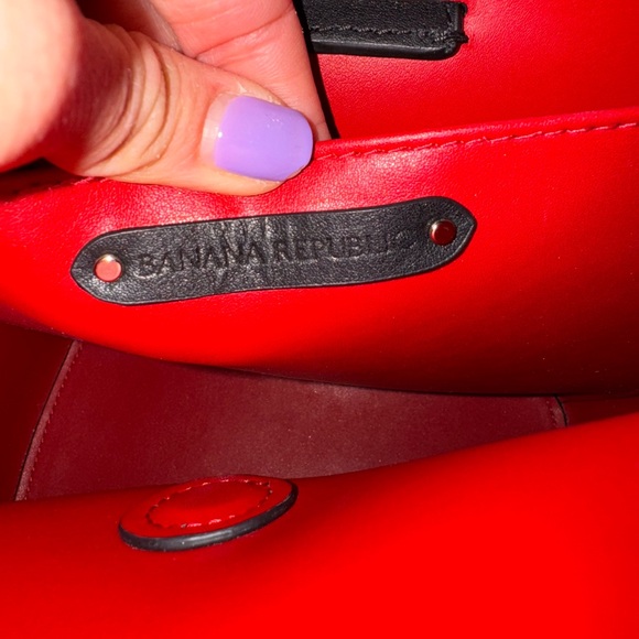 Banana Republic - Vegan Black Leather Crossbody/Shoulder Bag - Picture 4 of 5